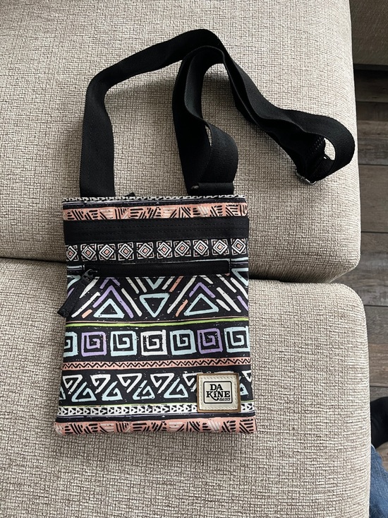 Dakine Handbags - DAKINE Black Strap Crossbody with Pastel Geometric Print